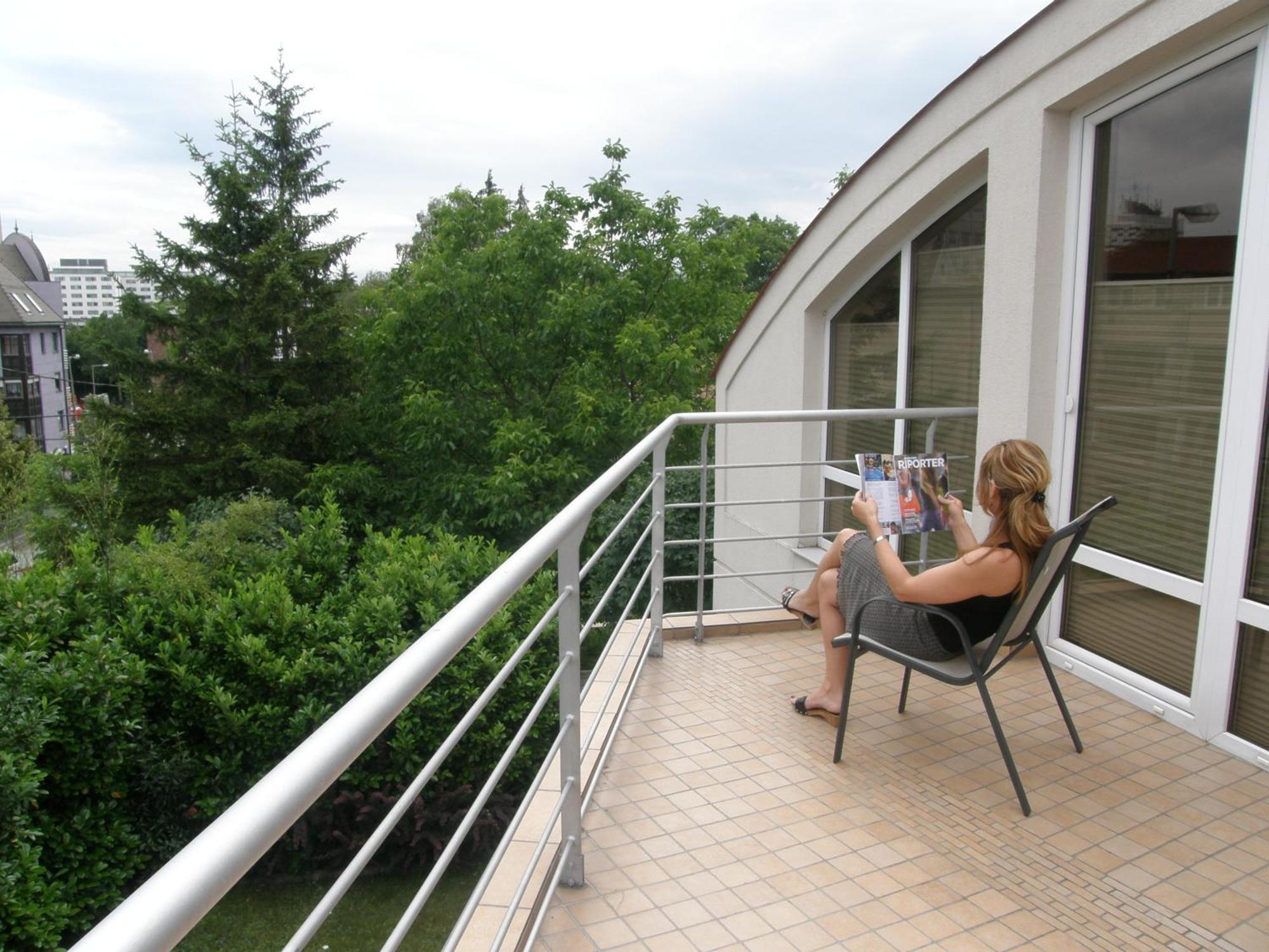 Promedicum Panzio Hotel Veszprem Bagian luar foto